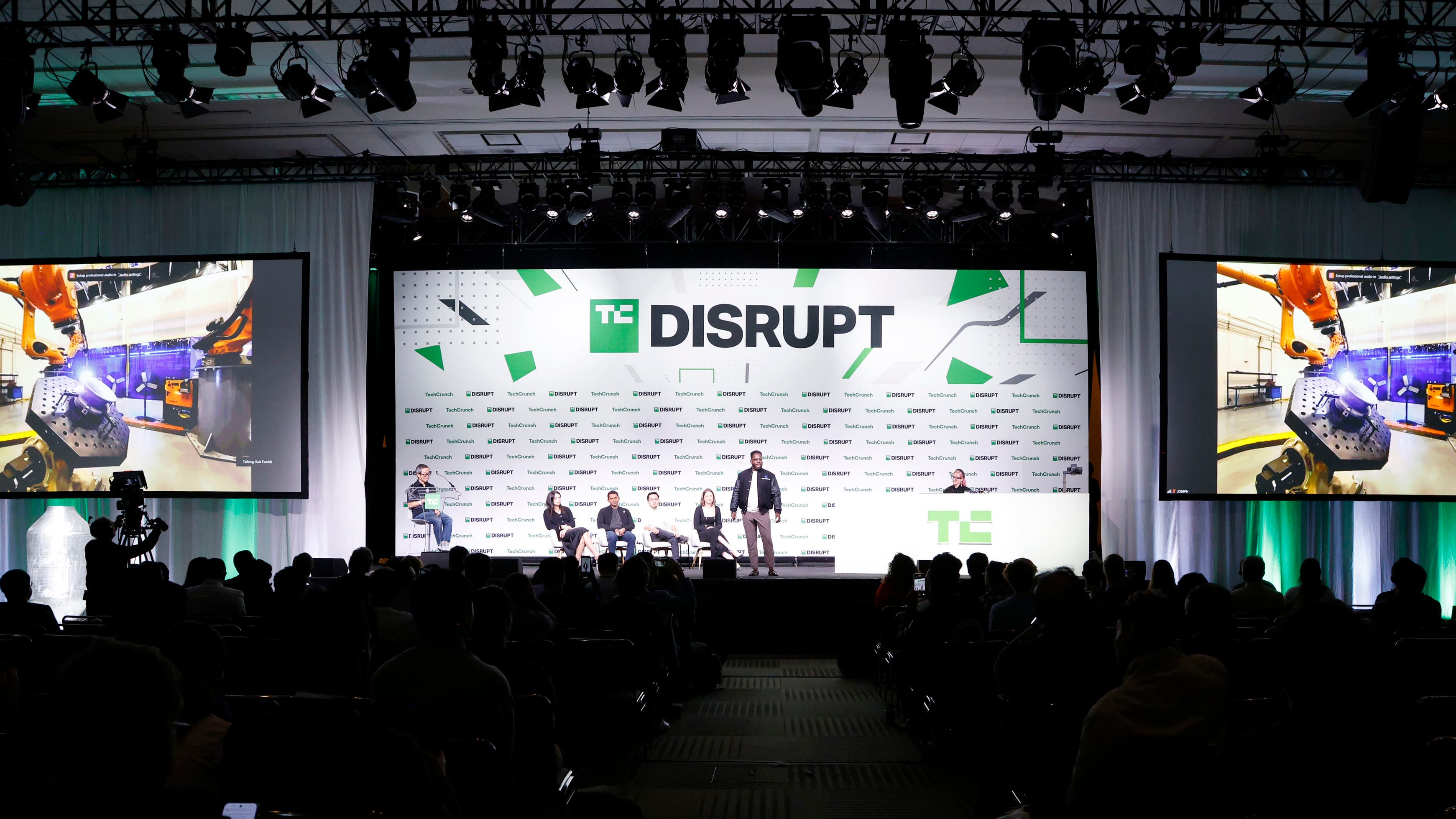 Main stage at the TechCrunch Disrupt 2024 (Photo: Kimberly White/Getty Images for TechCrunch)